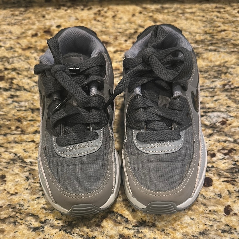Gray Air Max Sneakers with Chunky Silhouette and Air Cushioning